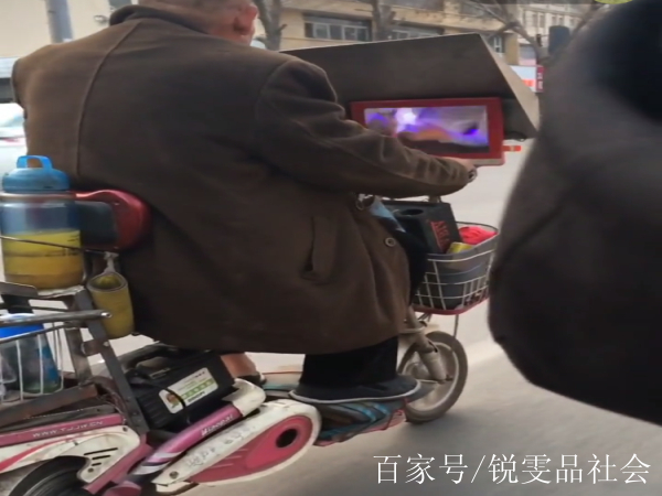 [周大爷不服老]周大爷不服老背景音乐