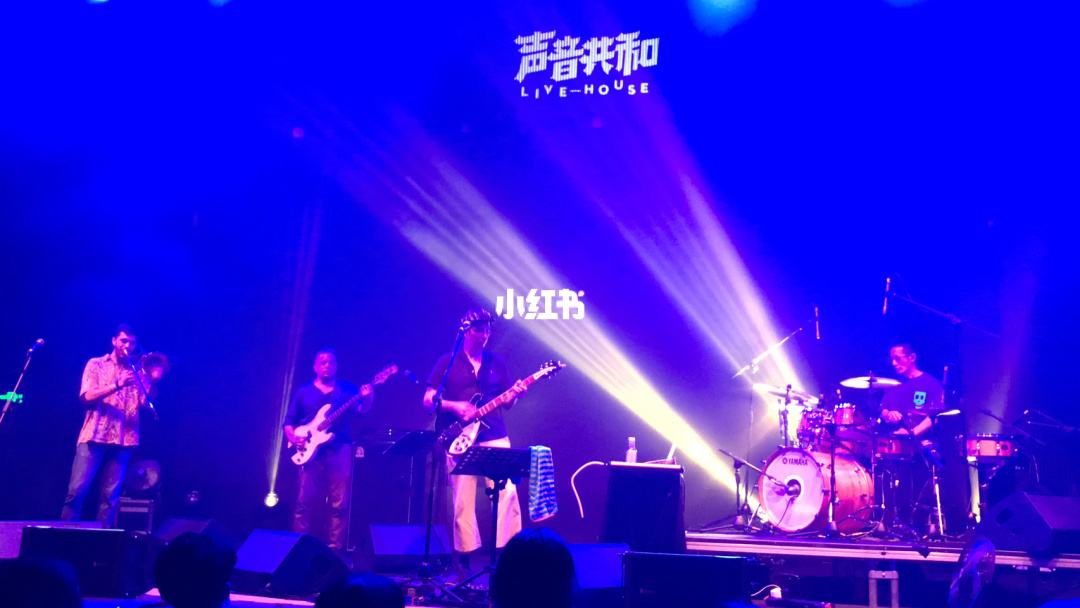 [livehouse都是站着吗]为什么livehouse要站着