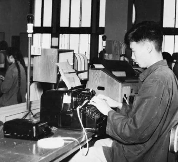 关于视频中骂人的发电报声音的信息
