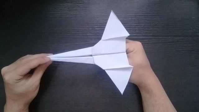 播放纸飞机做法,纸飞机的做法 手工制作视频