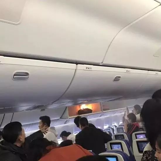 下载下来的视频在飞机上可以看吗_下载下来的视频在飞机上可以看吗安全吗